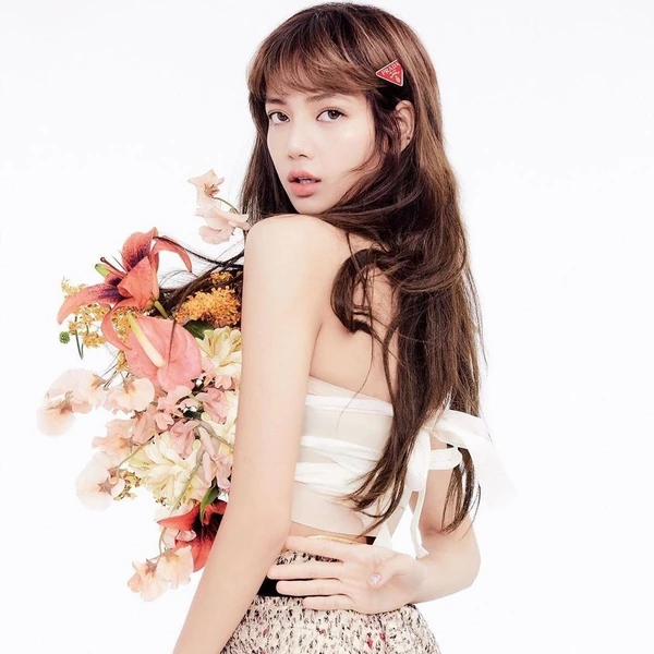 오늘 가장 사랑받은 리사 (BLACKPINK)의 모습