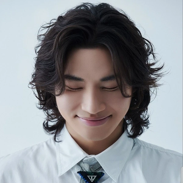 대성 (빅뱅)의 매력을 담은 최애돌 대표 사진