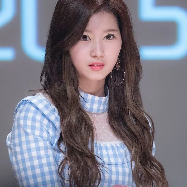 今日最受喜愛的Sana (TWICE)