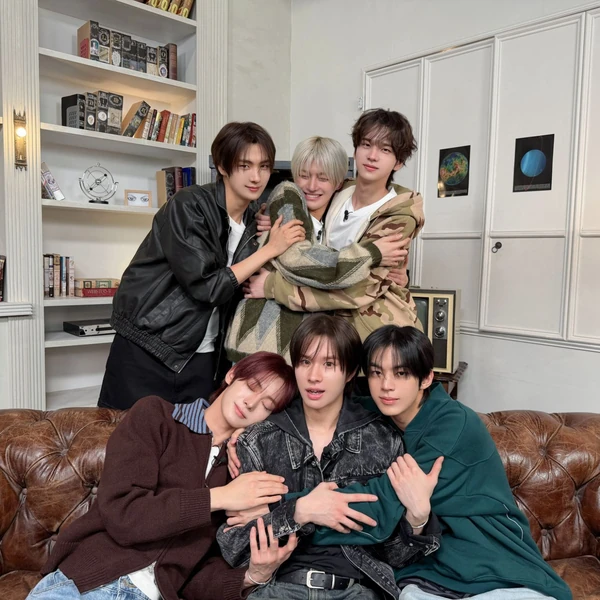 Top Photo Full of TWS Love