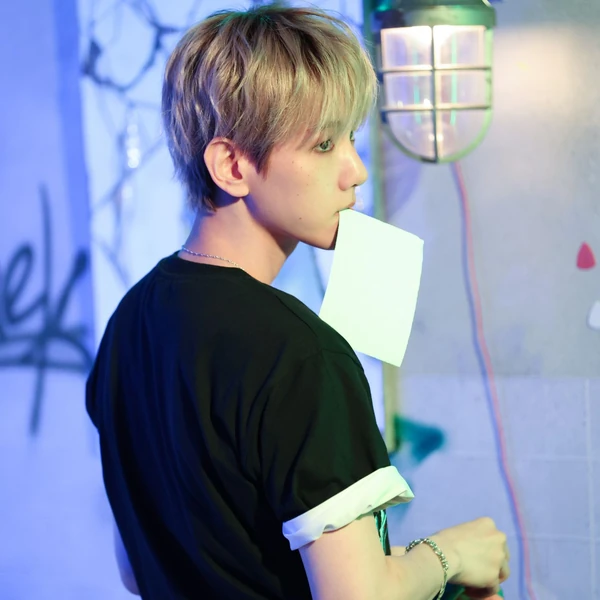 오늘 가장 사랑받은 백현 (EXO)의 모습