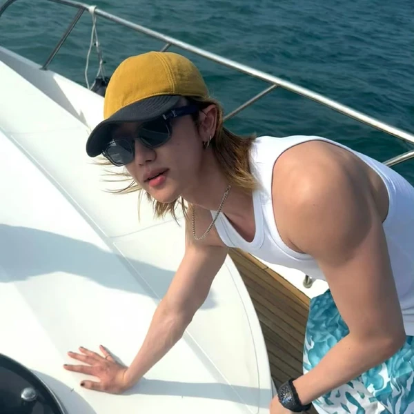 Today's Most Loved The 8 (SEVENTEEN)