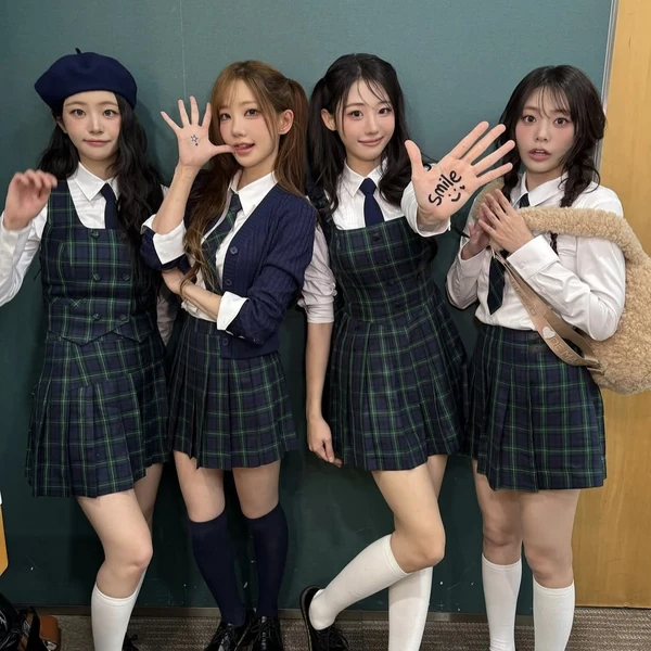 Top Photo Full of QWER Love