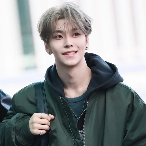 Popular profile picture of He Xinlong (ALPHA DRIVE ONE) loved by fans