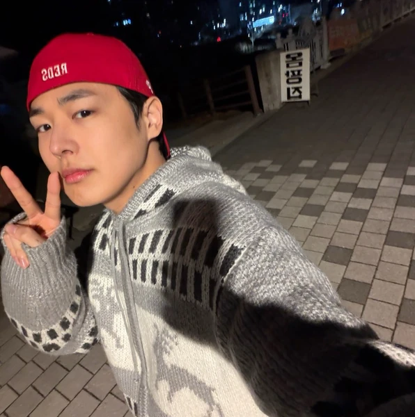 Top Photo Full of Choi Byungchan Love