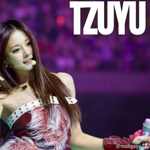 오늘 가장 사랑받은 쯔위 (TWICE)의 모습
