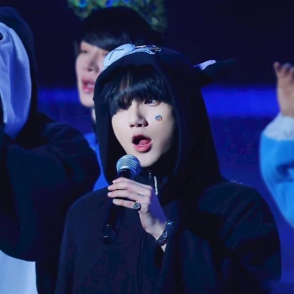 오늘 가장 사랑받은 예성 (슈퍼주니어)의 모습