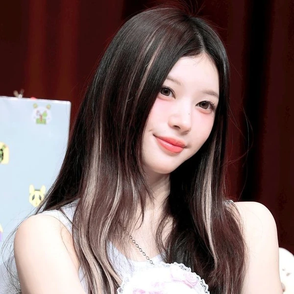 Popular profile image of Moka (ILLIT) selected by votes