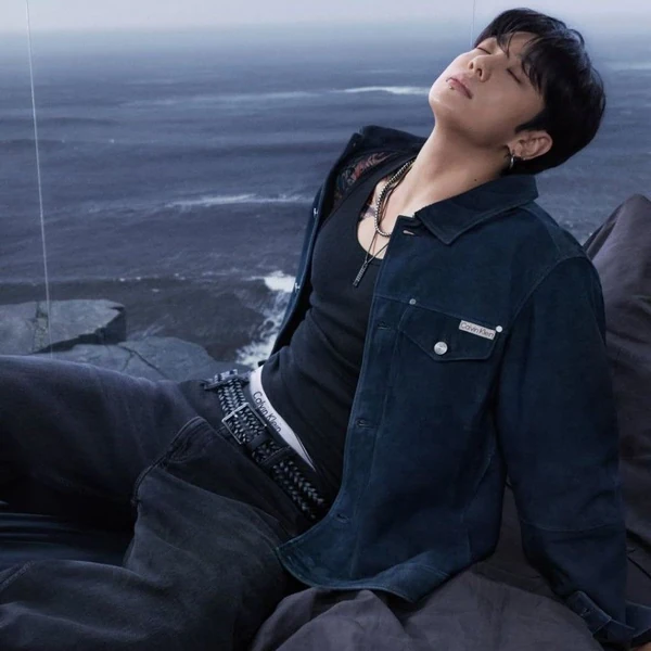 Foto Populer Penuh Cinta untuk Jungkook (BTS)