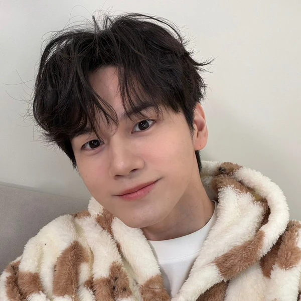 옹성우 팬심 가득한 인기 사진