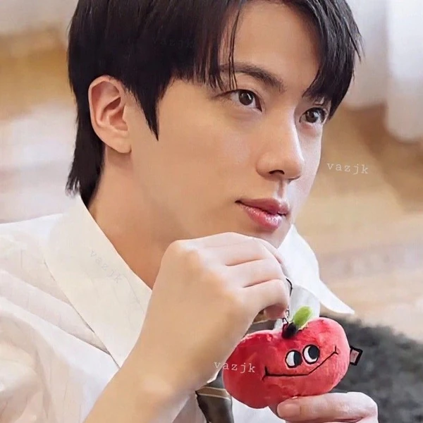 Momen Terbaik Jin (BTS) Pilihan Penggemar