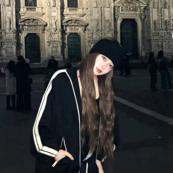 Today's Most Loved Hong Eunchae (LE SSERAFIM)