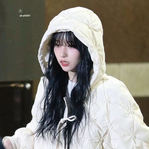 Foto Populer Penuh Cinta untuk Mina (TWICE)