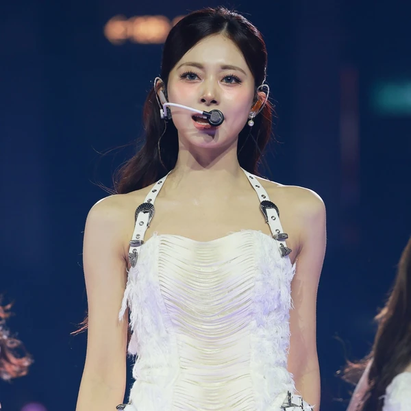 Today's Most Loved Tzuyu (TWICE)