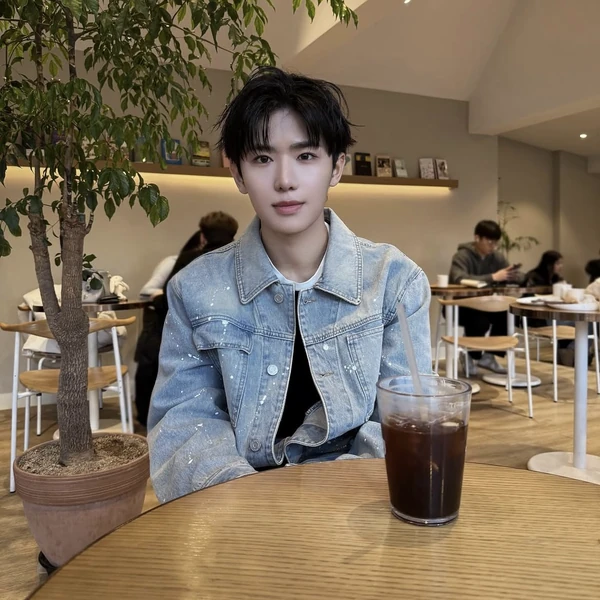 Top Photo Full of Yi Chen (MODYSSEY) Love