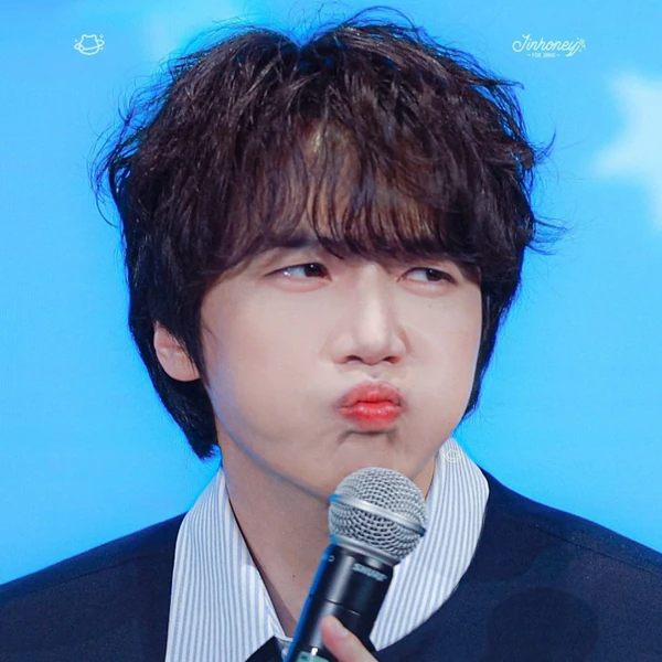 充滿粉絲愛意的珍虎 (PENTAGON)人氣照片