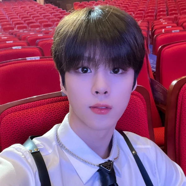 Today's Most Loved Kim Wooseok