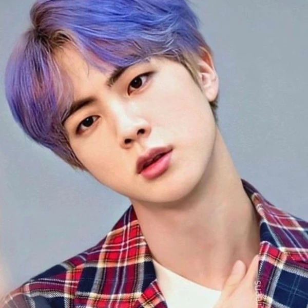 Penampilan Jin (BTS) yang Paling Dicintai Hari Ini