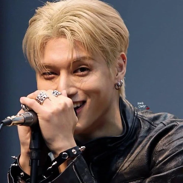 今日最受喜愛的友榮 (ATEEZ)