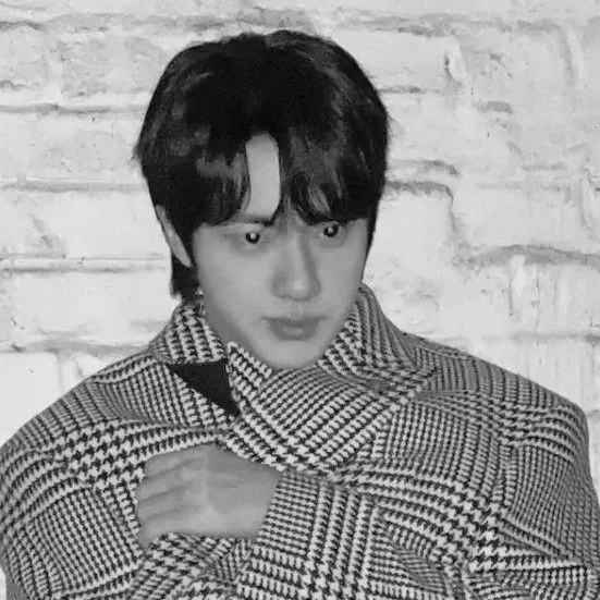 Momen Terbaik Jin (BTS) Pilihan Penggemar