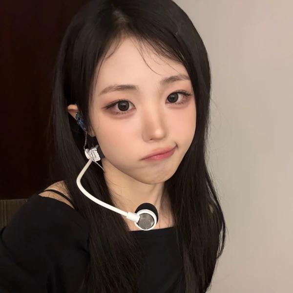 Today's Most Loved Hina (QWER)