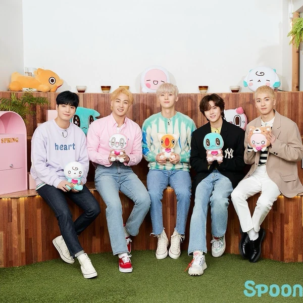 Top Photo Full of NU'EST Love