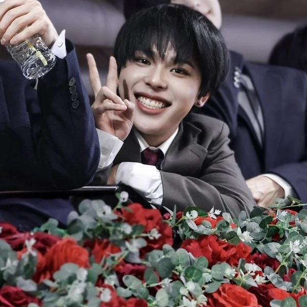 Today's Most Loved Amaru (KickFlip)