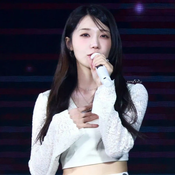 今日最受喜愛的鄭恩地 (Apink)