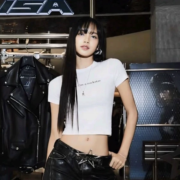 Momen Terbaik Lisa (BLACKPINK) Pilihan Penggemar