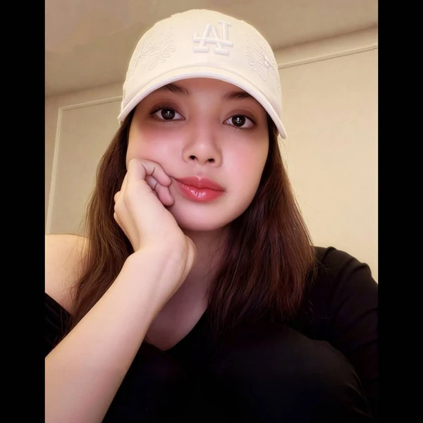 Momen Terbaik Lisa (BLACKPINK) Pilihan Penggemar