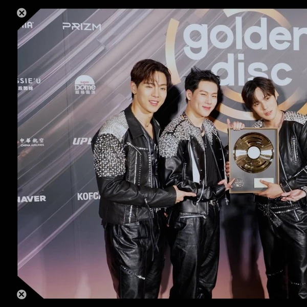 Top Photo Full of MONSTA X Love