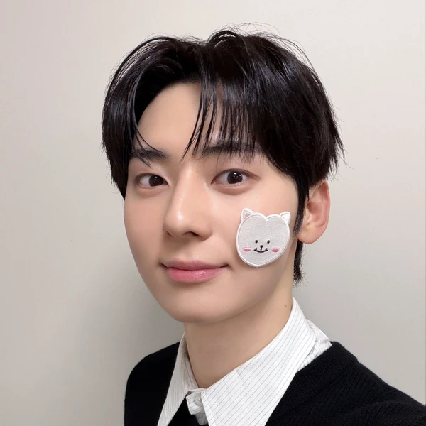 Today's Most Loved Hwang Minhyun
