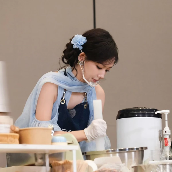 Today's Most Loved Cheng Xiao