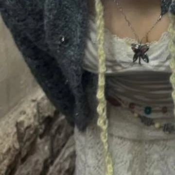 Signature photo of イェイン (Lovelyz) capturing their charm