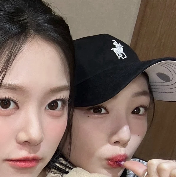 Today's Most Loved Loossemble