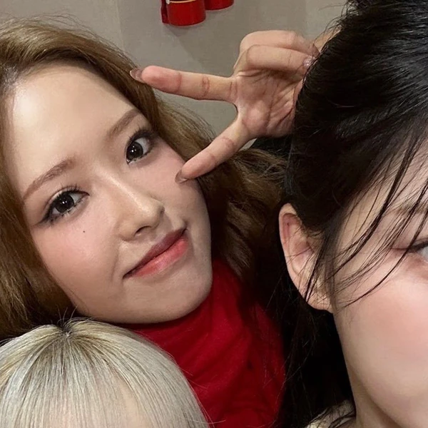 Today's Most Loved Loossemble