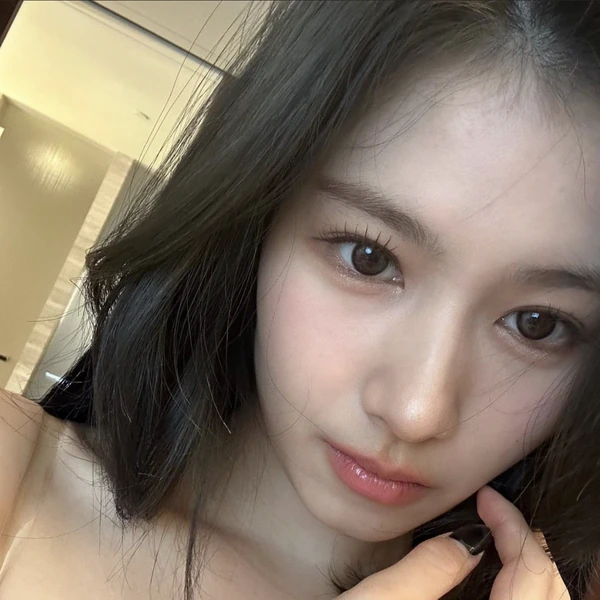 充满粉丝爱意的Sana (TWICE)人气照片