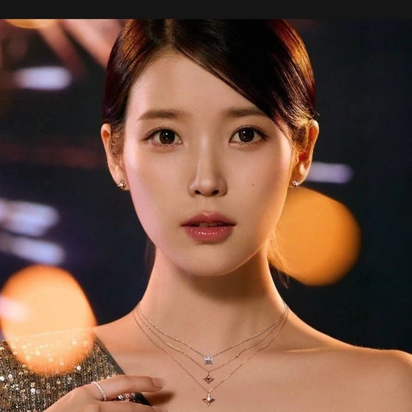 IUへの愛が詰まった人気写真