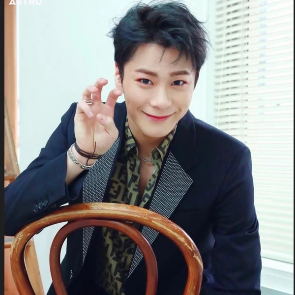 Today's Most Loved Moonbin (ASTRO)