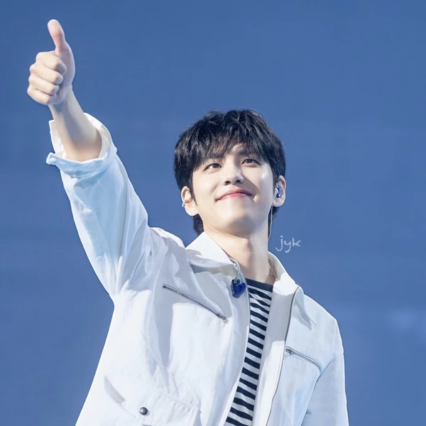 充满粉丝爱意的元弼 (DAY6)人气照片