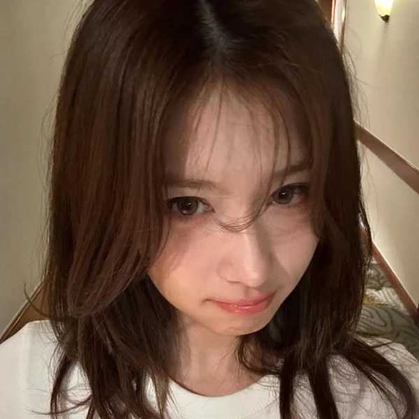 充满粉丝爱意的Sana (TWICE)人气照片