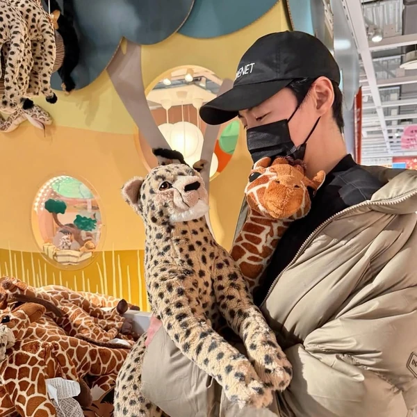 Fans' Pick: Best Moment of Junjin (SHINHWA)