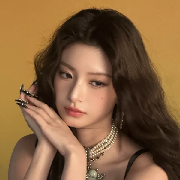 Top Photo Full of Yiren Love