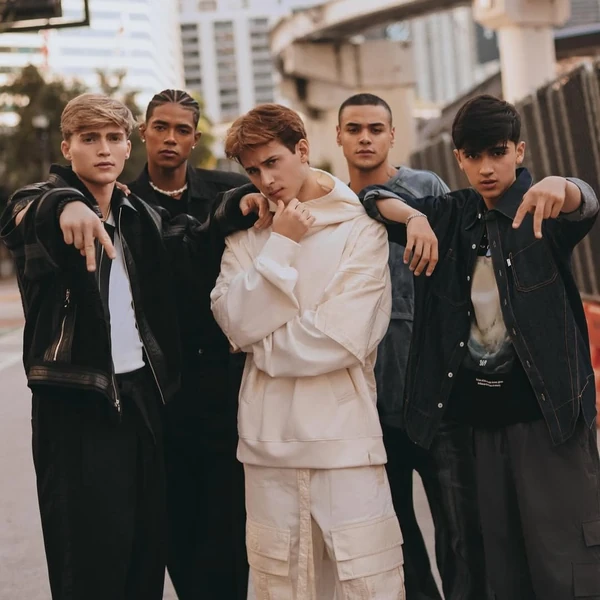 Today's Most Loved Kenneth (SANTOS BRAVOS)