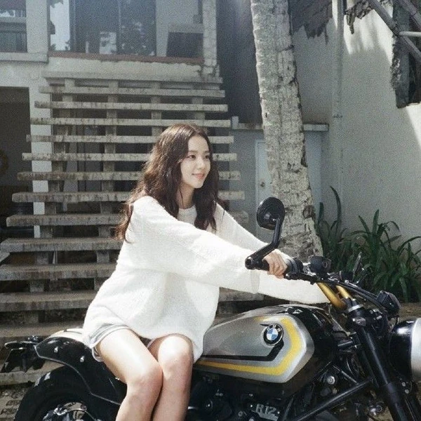 充满粉丝爱意的智秀 (BLACKPINK)人气照片