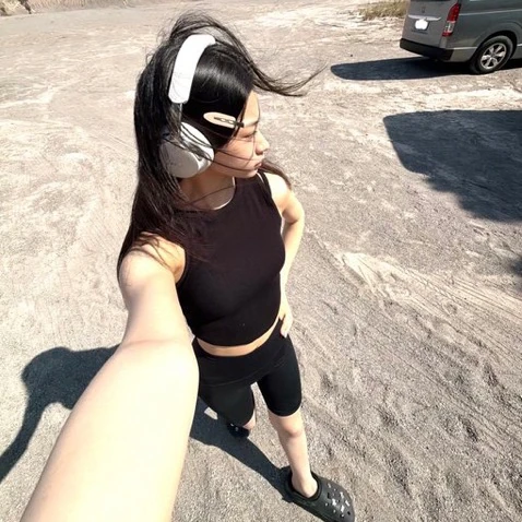 Today's Most Loved KYA (KiiiKiii)