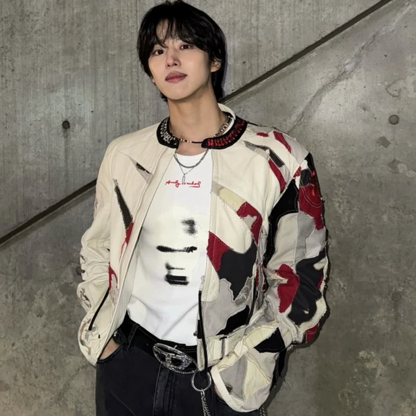 Today's Most Loved Hongseok (PENTAGON)