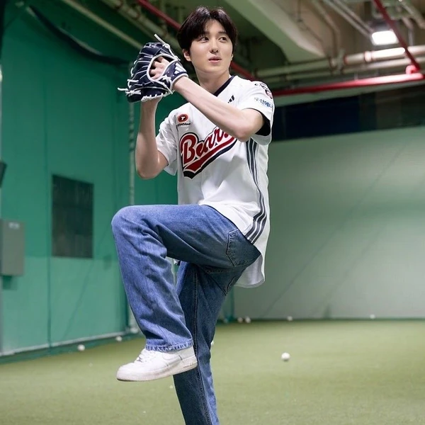 Signature photo of SF9 capturing their charm