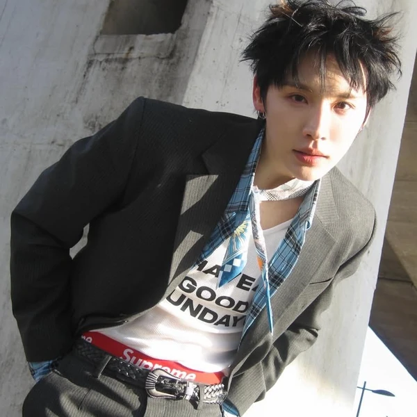 充满粉丝爱意的田雄 (AB6IX)人气照片