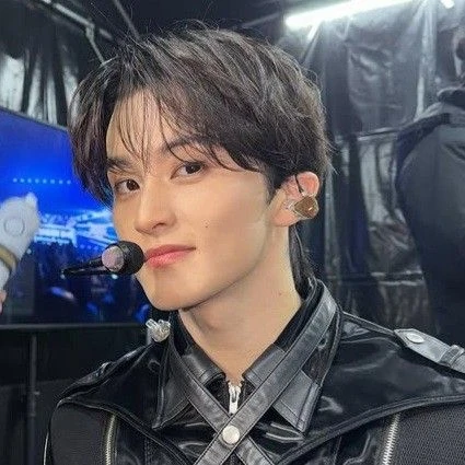 Popular profile picture of Mark (NCT 127, NCT DREAM) loved by fans